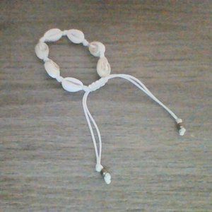 Brandy shell bracelet